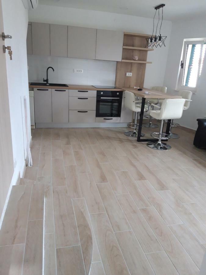 Apartments Lorio โวดีเซ ภายนอก รูปภาพ